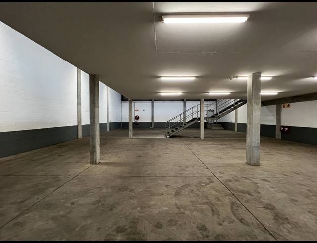 549M² WAREHOUSE TO LET IN MATROOSFONTEIN